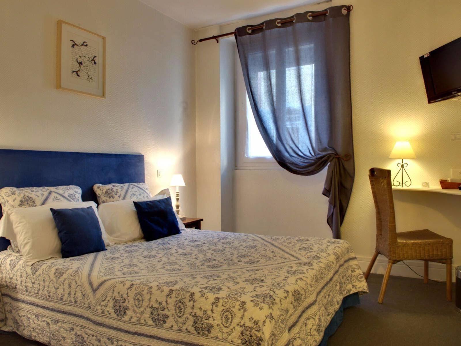 Logis Hotel Orly อาเลส ภายนอก รูปภาพ