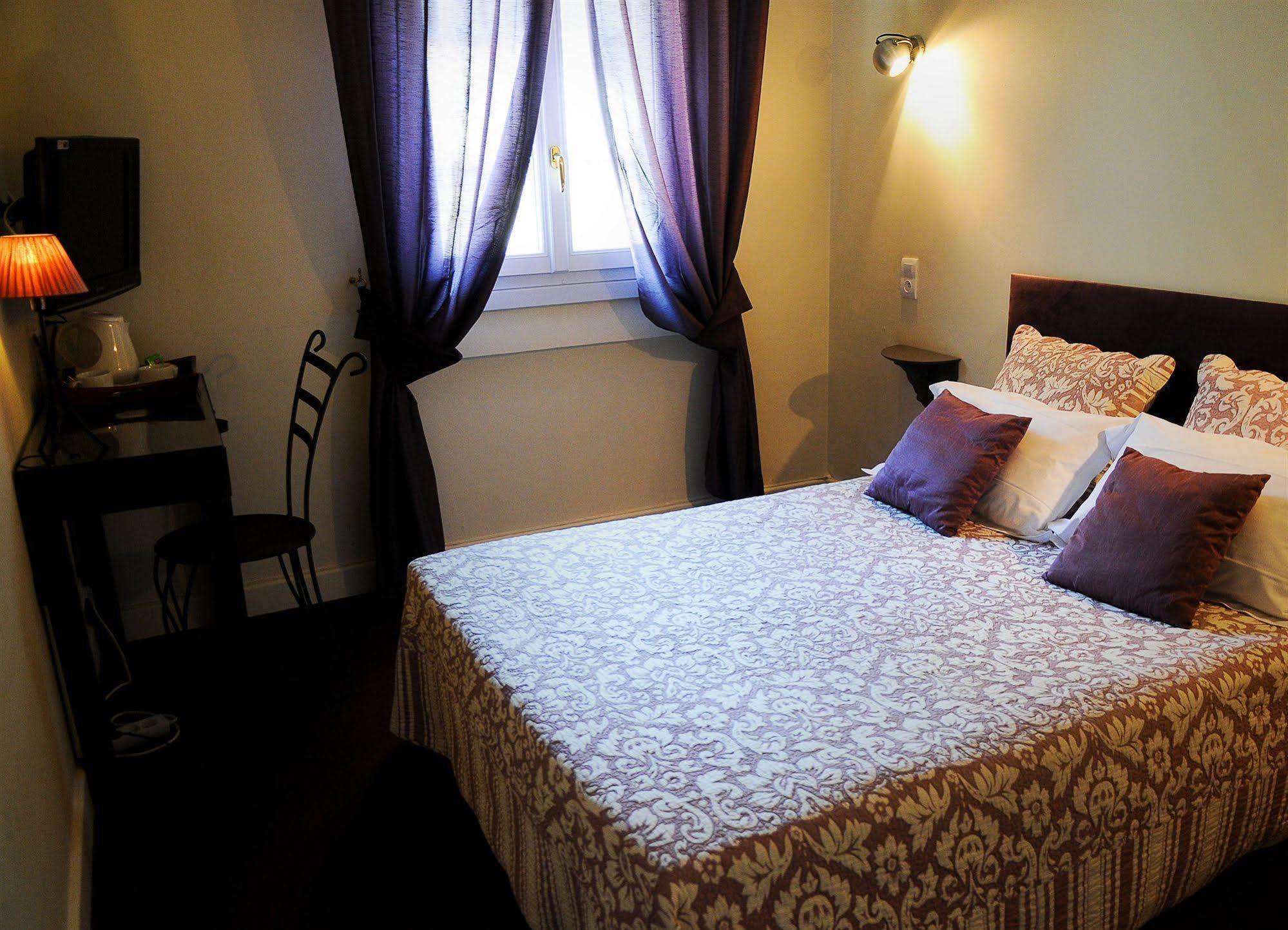 Logis Hotel Orly อาเลส ภายนอก รูปภาพ